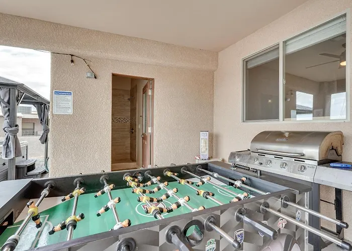 Holiday home Hot Tub & Foosball Table: Havasu